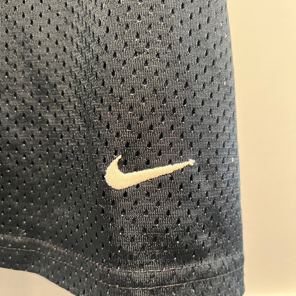 Nike Black Mesh Athletic Shorts - Youth Medium (10-12) (b12) - Picture 2 of 4